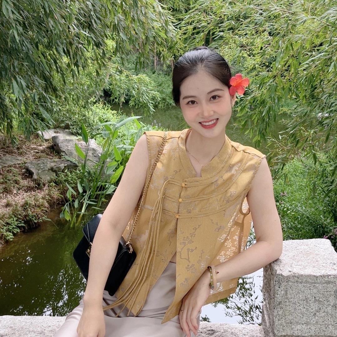 周小灵
