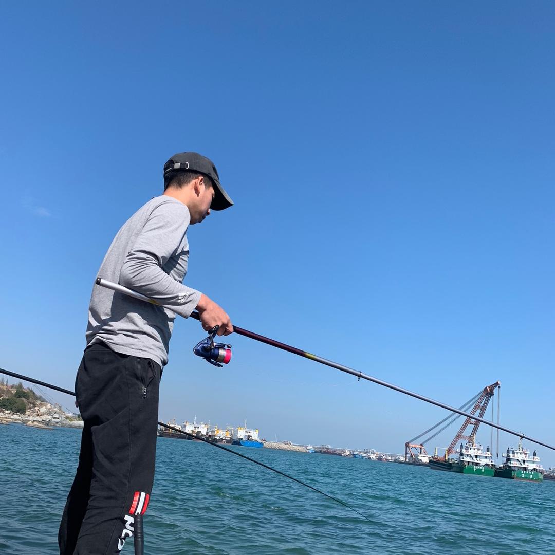 爱钓鱼的小卡拉米