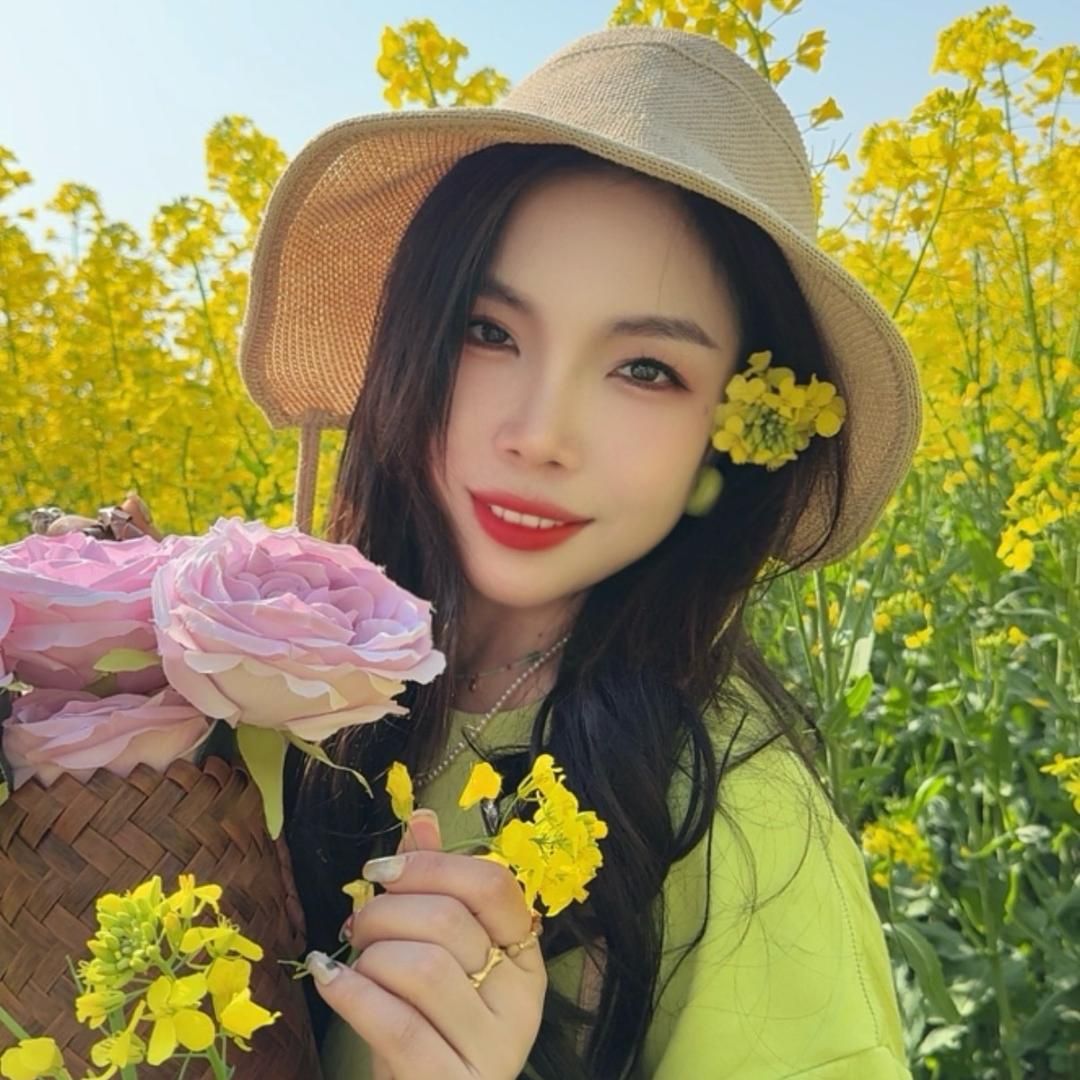 泡芙咬到金