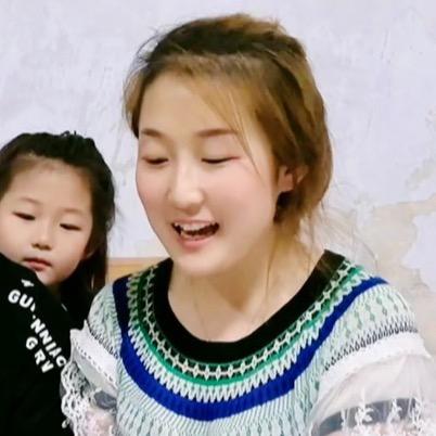 小雨月月妈