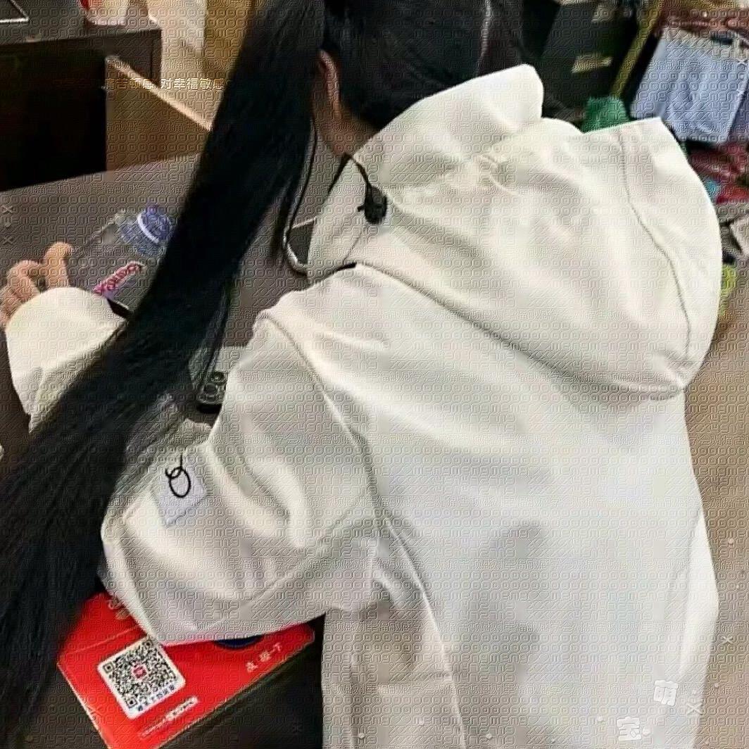 我的猫不爱我。