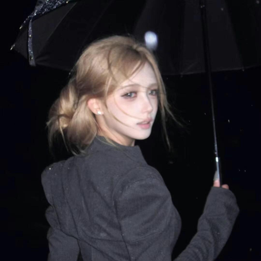^-w-^