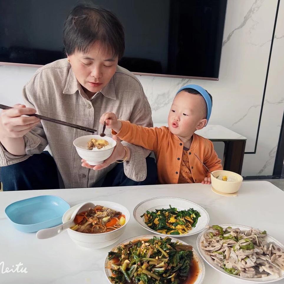 小小郭与哈哈的姥姥