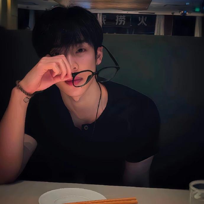 LI YANS