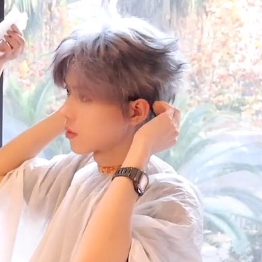 在在ᵉⁿ （⁶³⁰赚钱去见en）💜