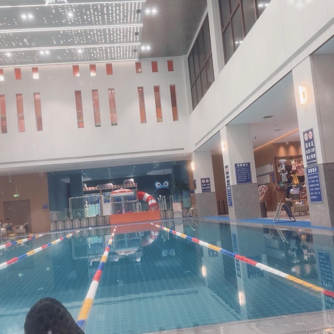 君屹水汇-游泳李教