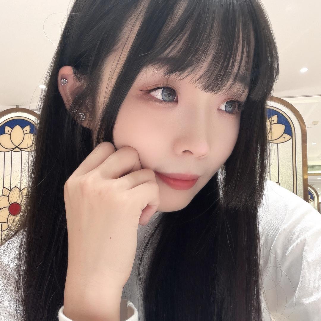 迷人的妮 👸🏻