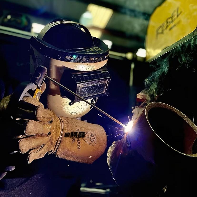 大品牌焊机工厂