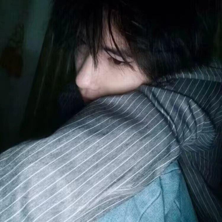 冰岛小九(地铁逃生)