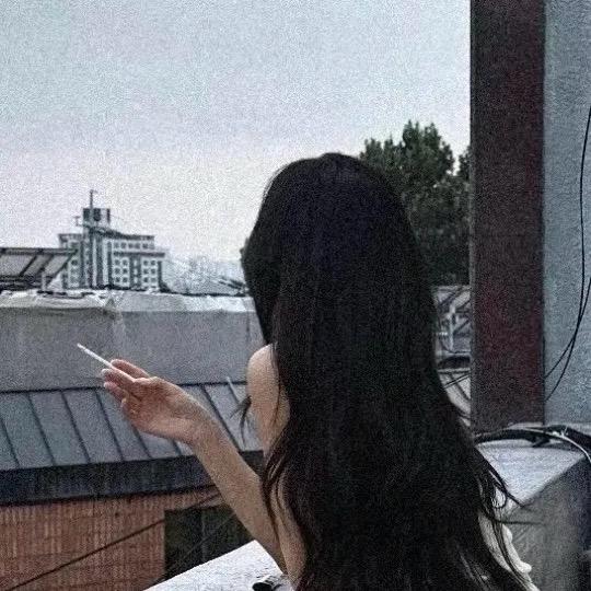 万万看了五十六次日落🌇