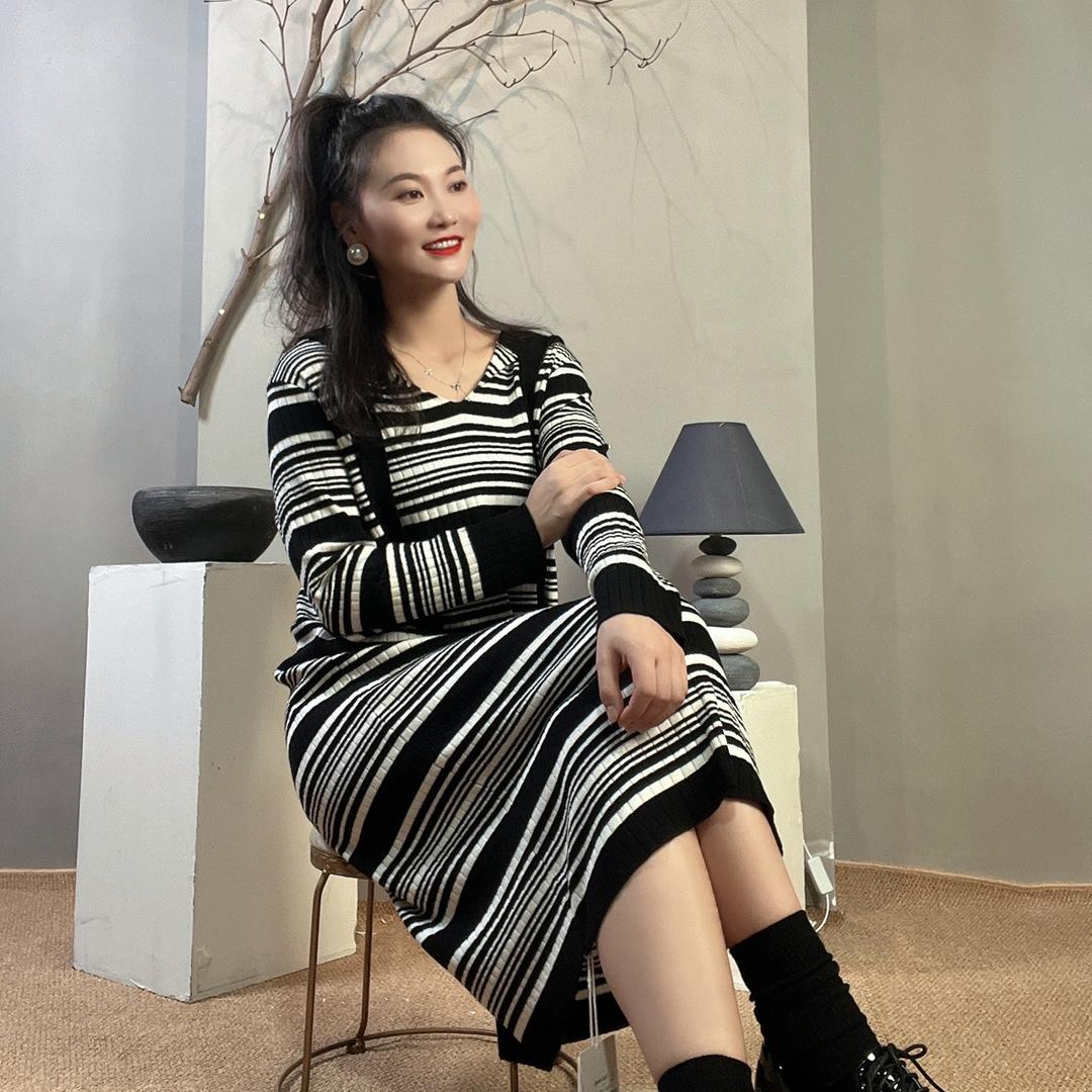 依哆服饰小号
