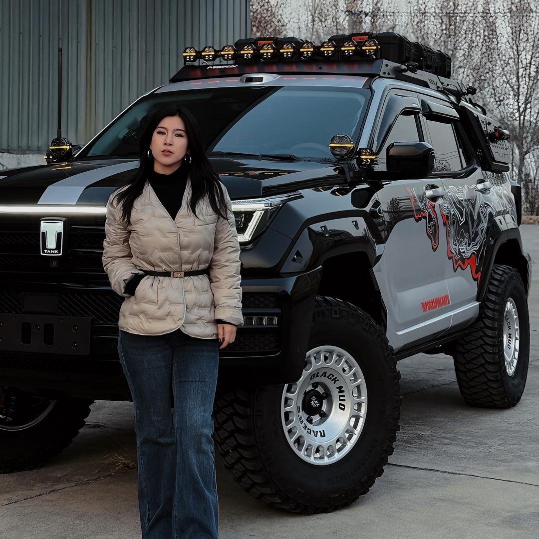 卡戴三姨的坦克400