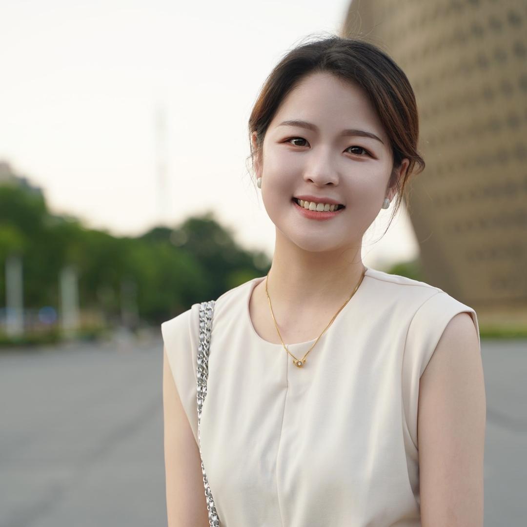 雅雅穿搭
