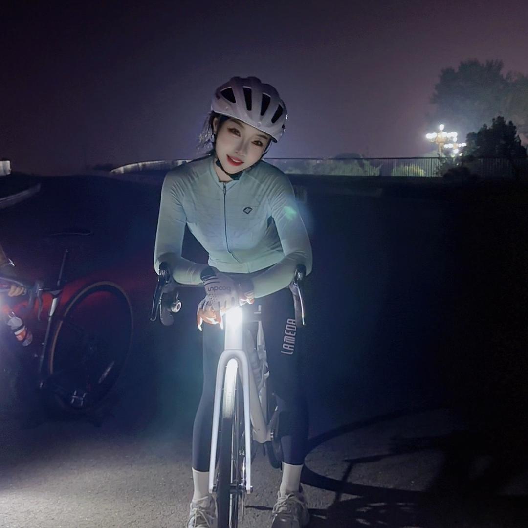庆霞儿🚴‍♀️（骑行版）