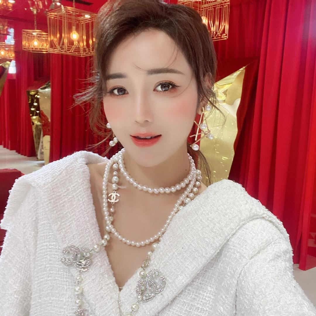 老板娘夏天~每早八点只播品牌