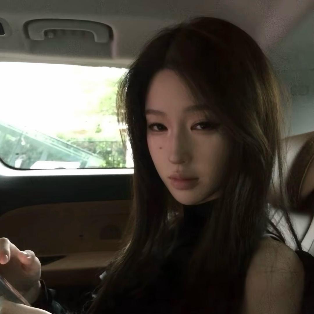 女二号