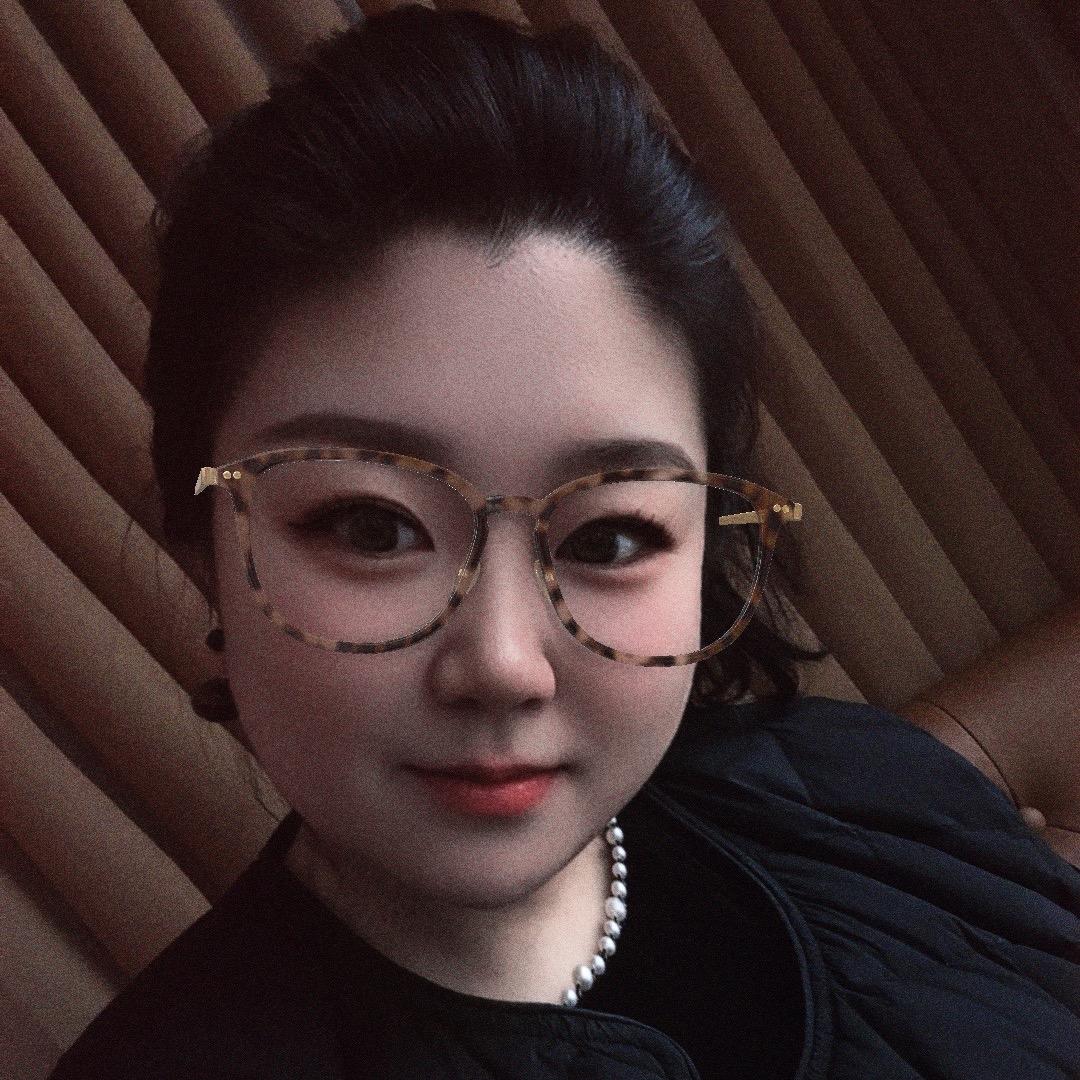讲车务的大美姐