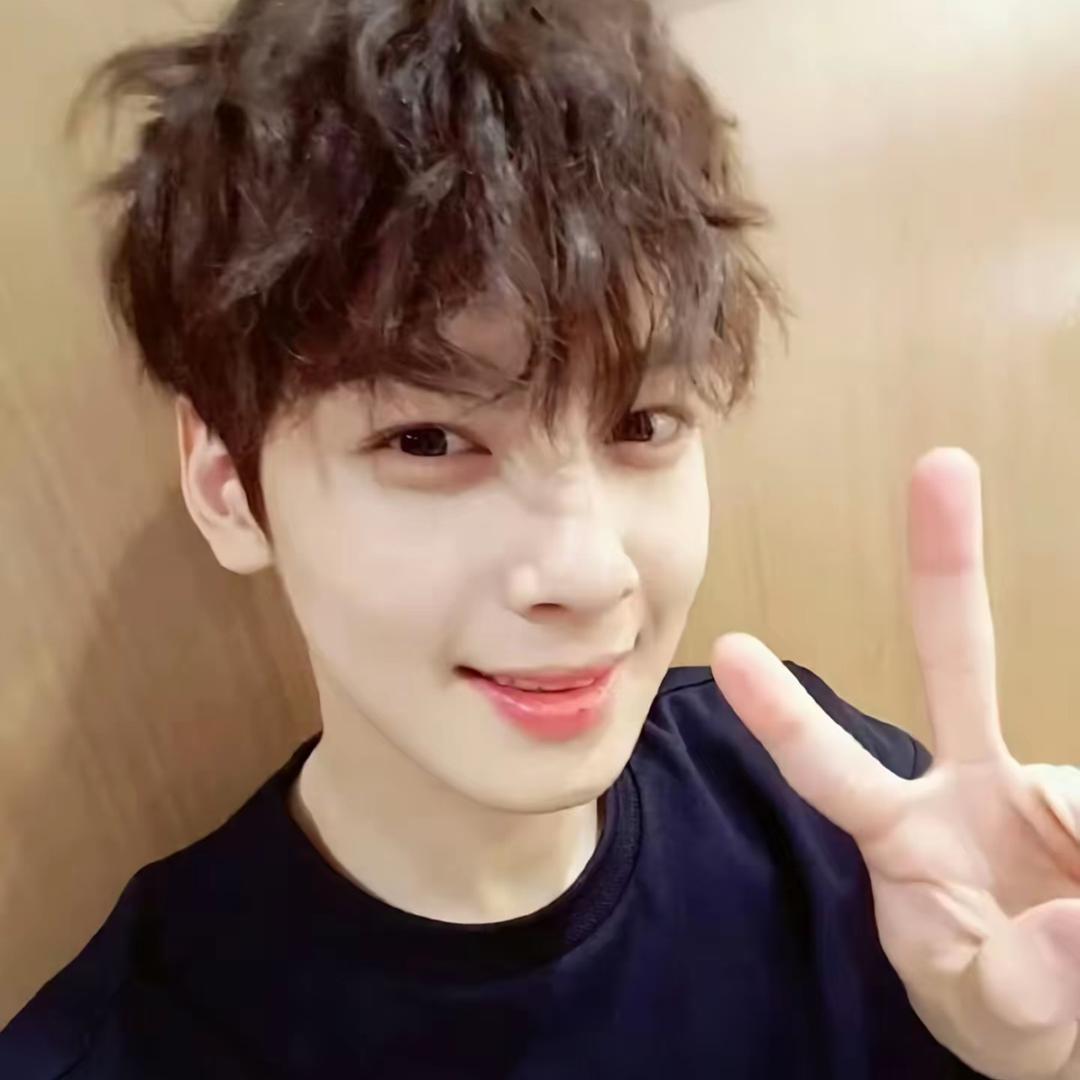 차은우.