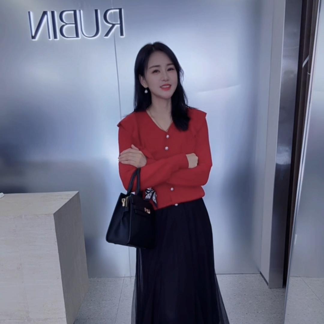 如缤女装～菜菜
