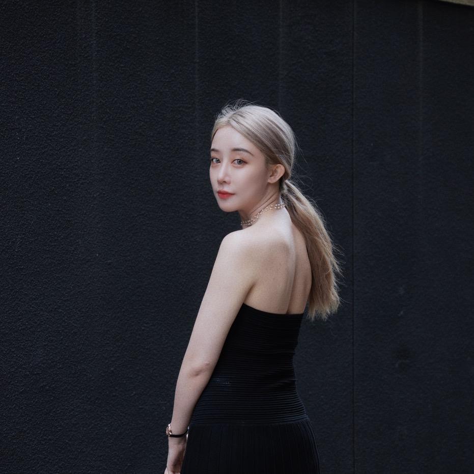 教英语的Chloe
