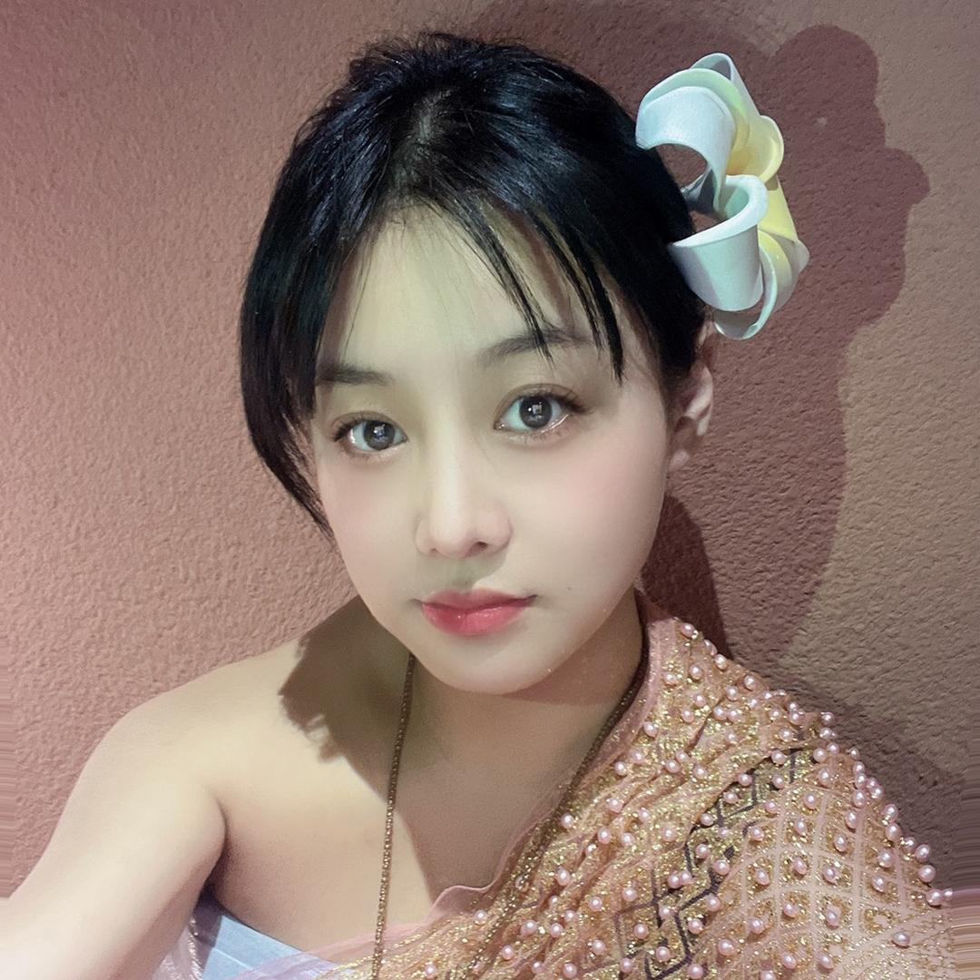 很甜的小姐姐