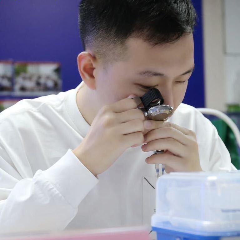 贾不了和表