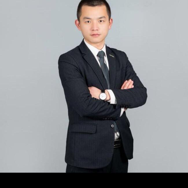 李 先生