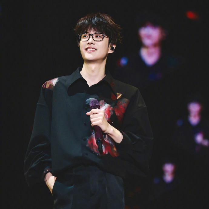 裴哥喜欢演唱会