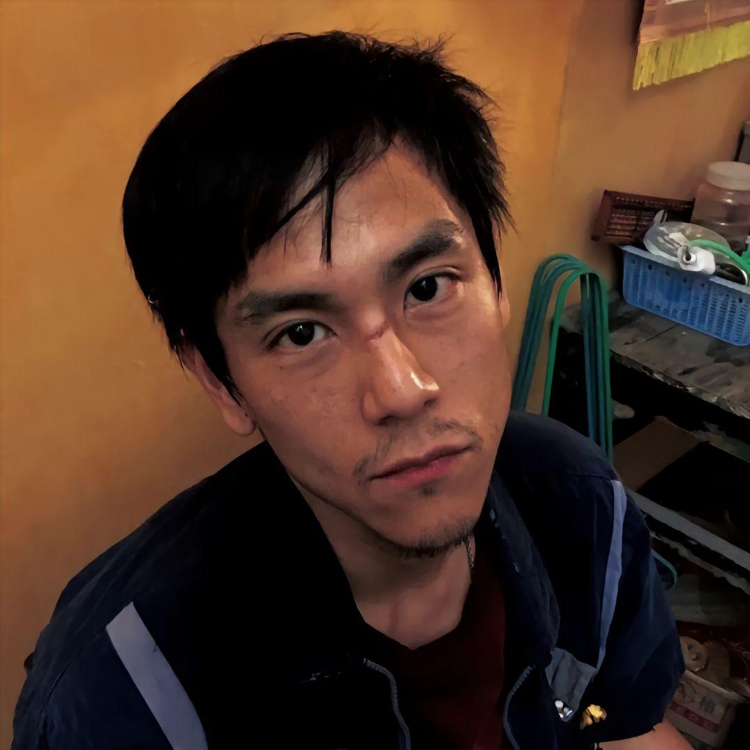一晃眼.