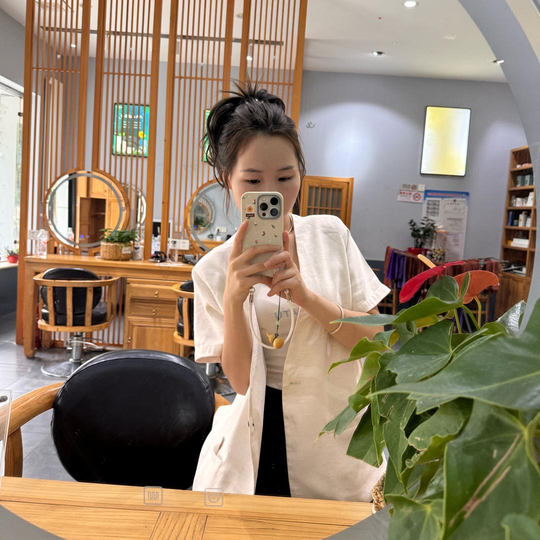 刘氏美业 爱搞设计的红🌹