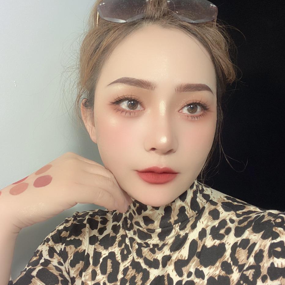 晶晶是美女吖