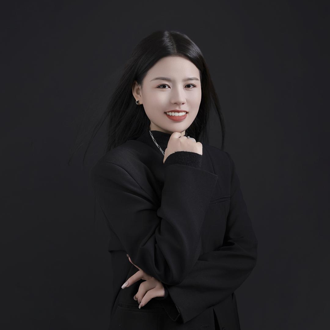 郸城索菲亚婚纱摄影主理人~曼曼