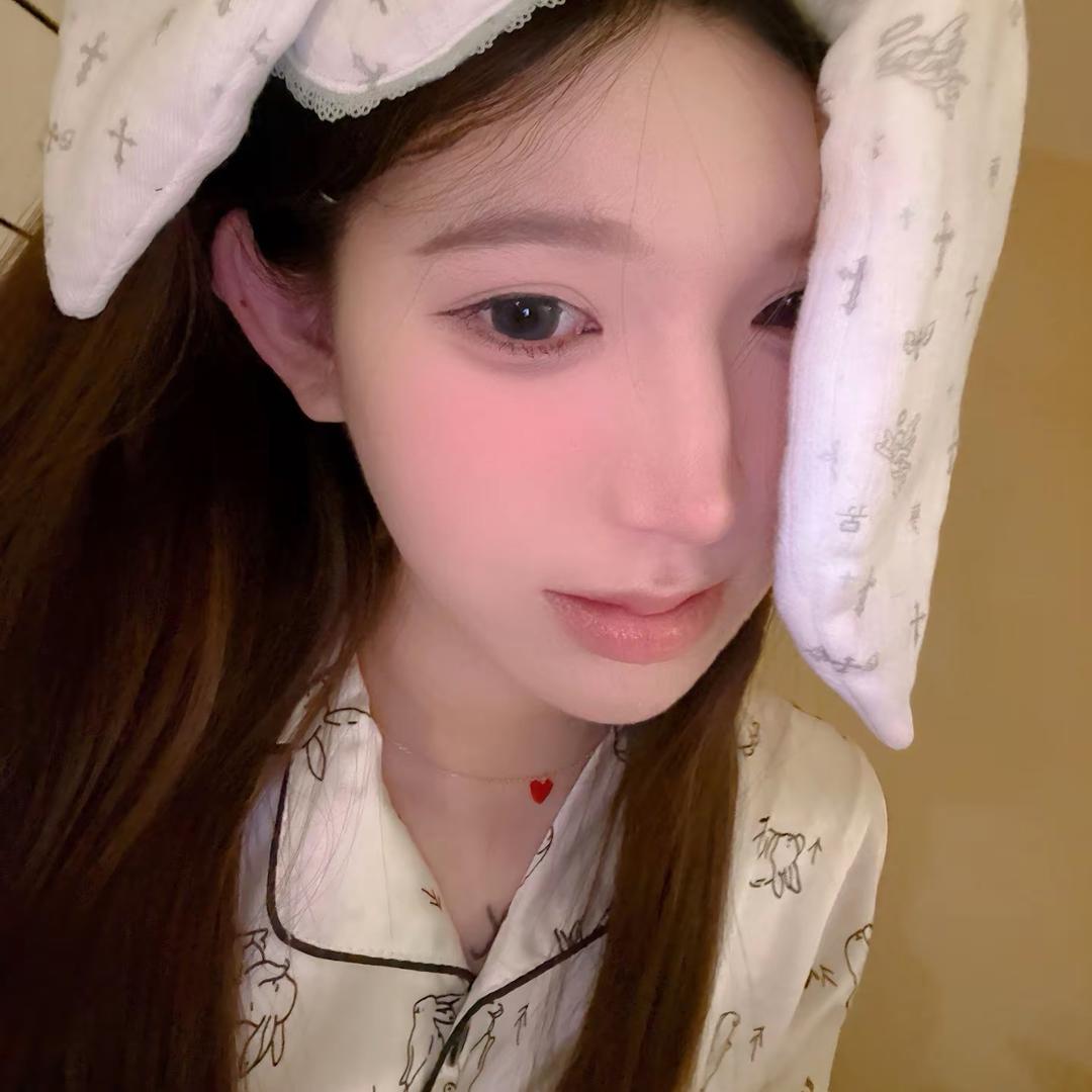 小奕.