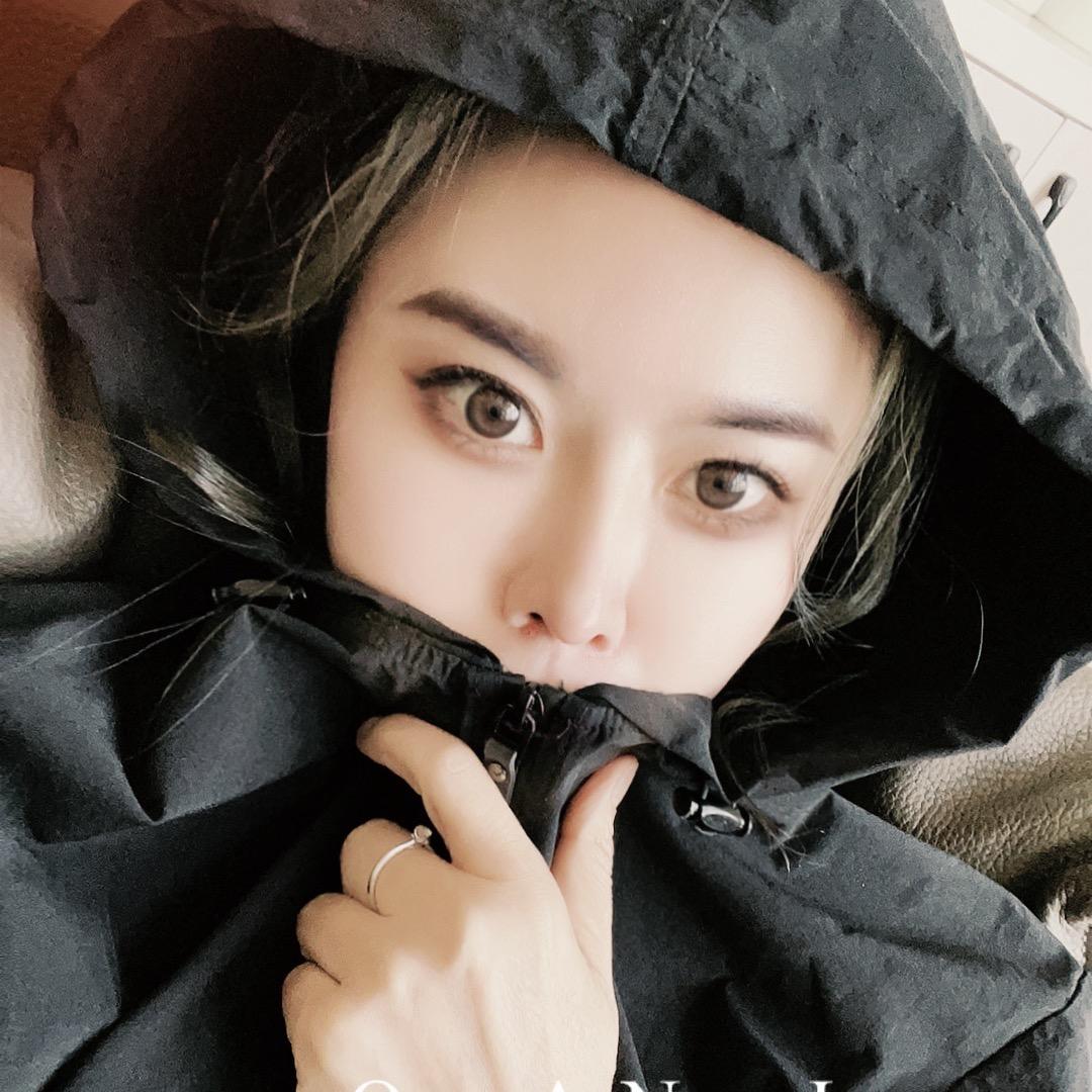阿兰（杭州高端羽绒服、羊绒大衣供应链）