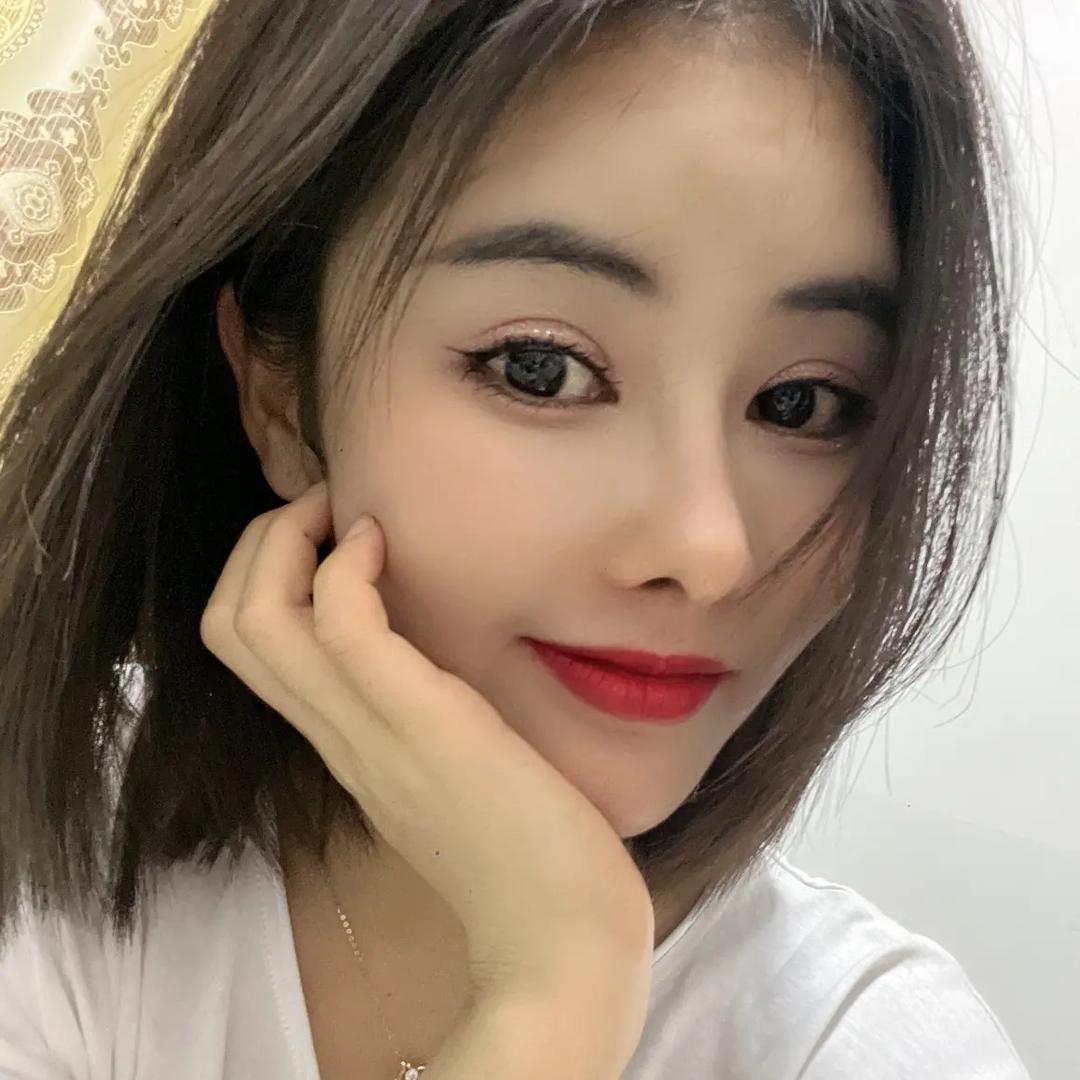 罗小莉