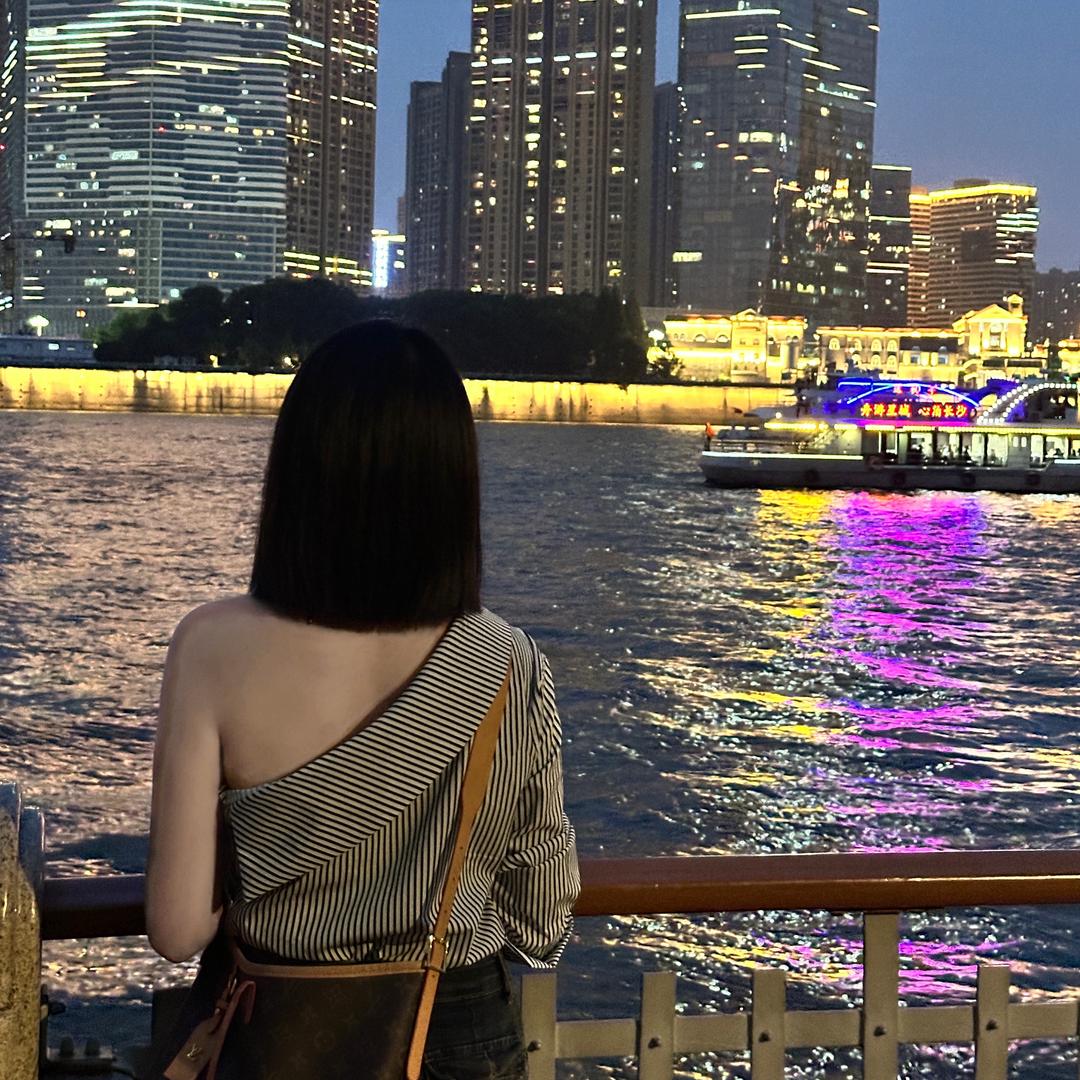 她是徐小姐💃