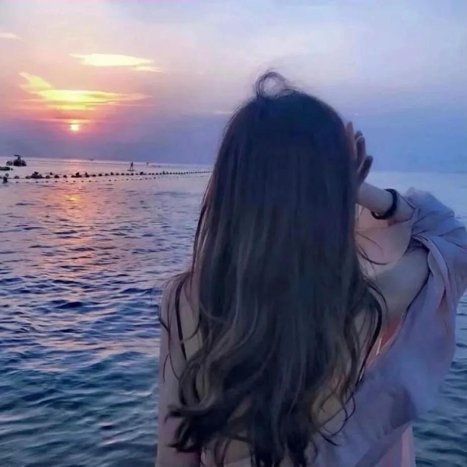 高冷洁癖的霸道总裁对着扛粪担的我一见钟情