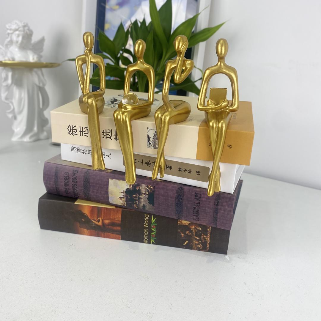 瑞意                R