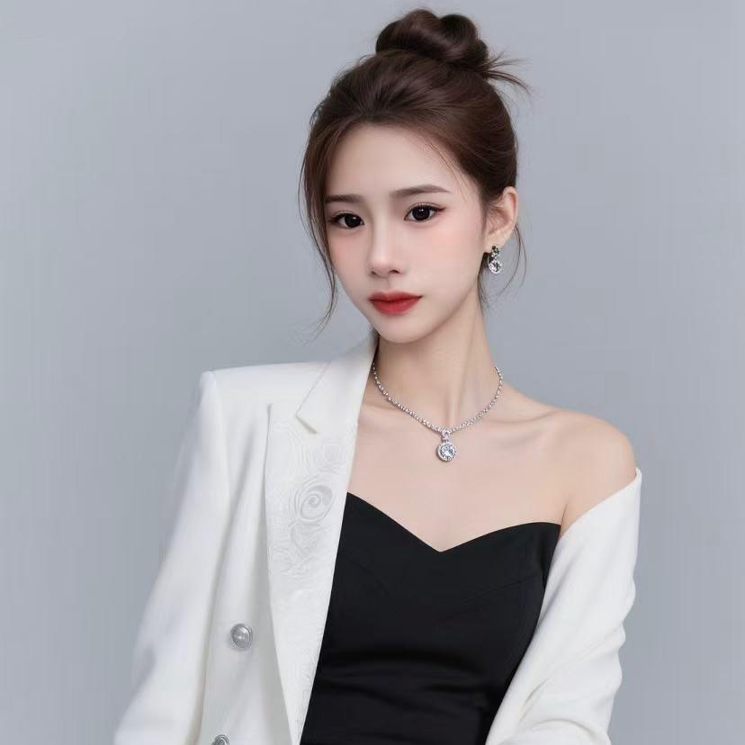 花腰君容堂·小莹