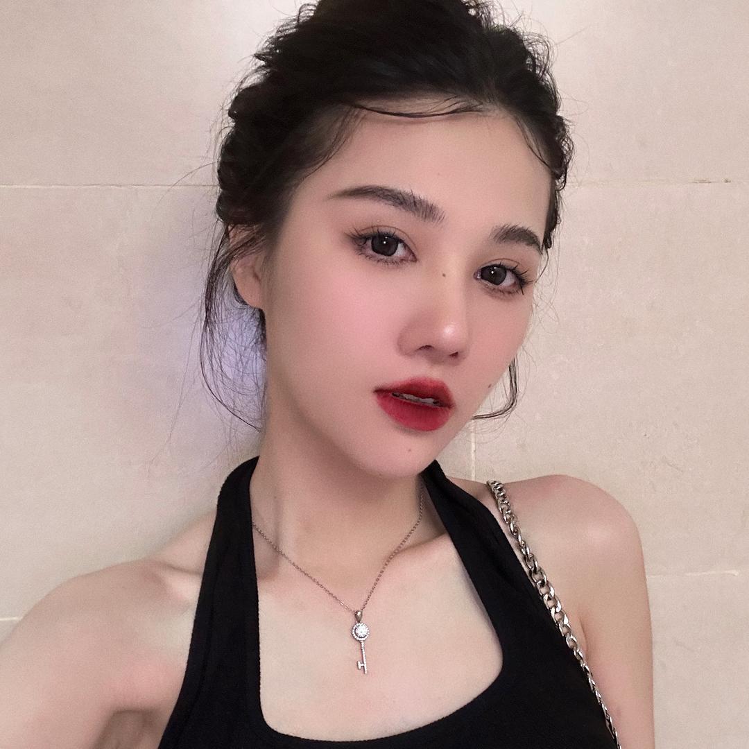 一个里里.
