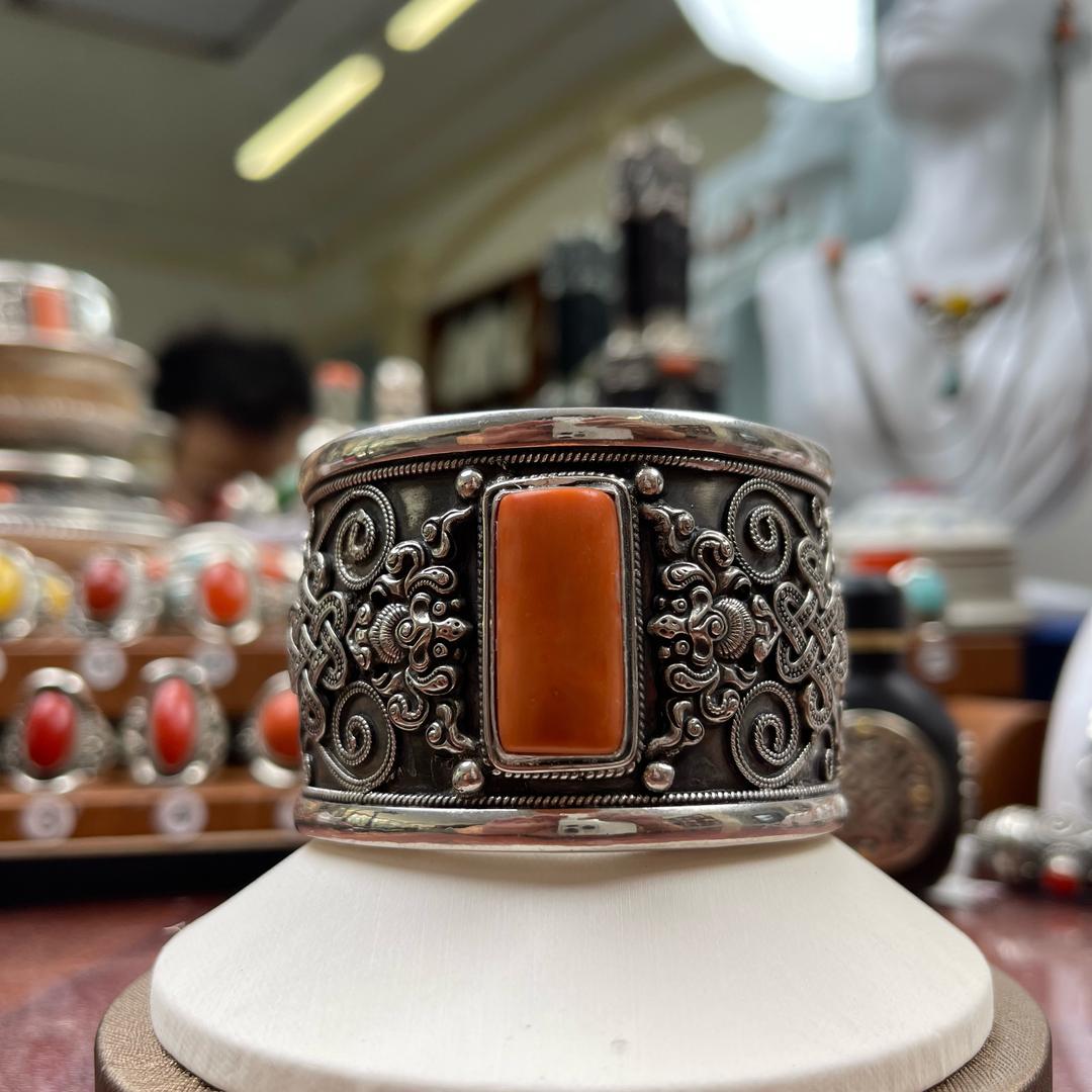 额尔敦旭日首饰店