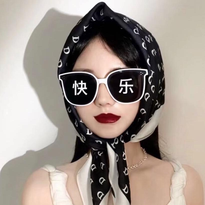 向李靠近…