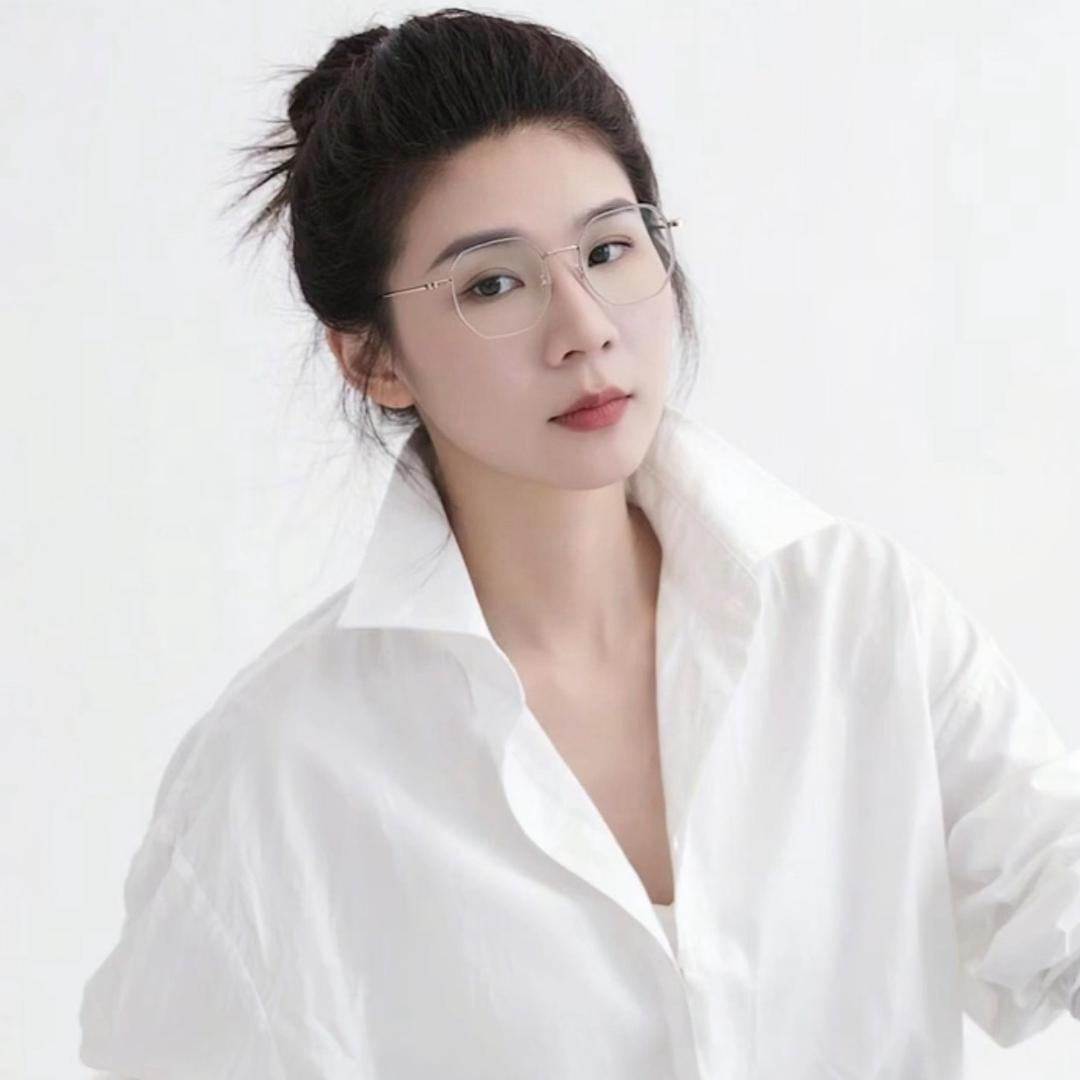 蚌埠泰达名车-子璇