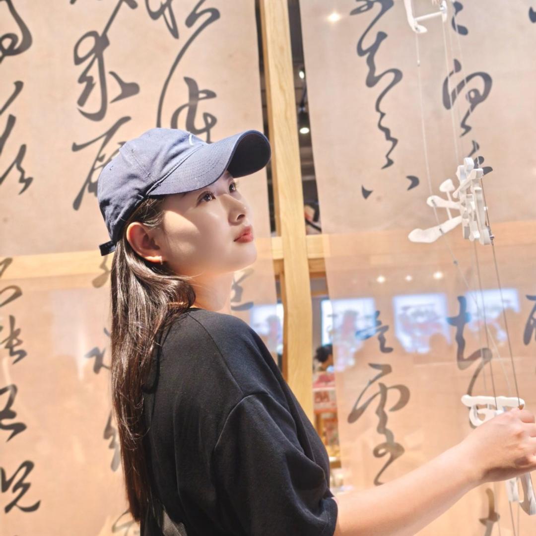 小侯小侯吃喝不愁•