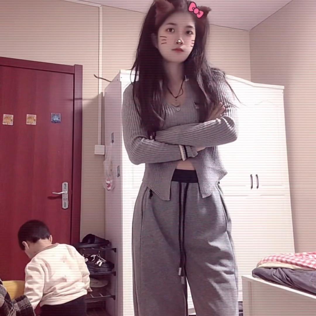 卖护肤品的凤凤