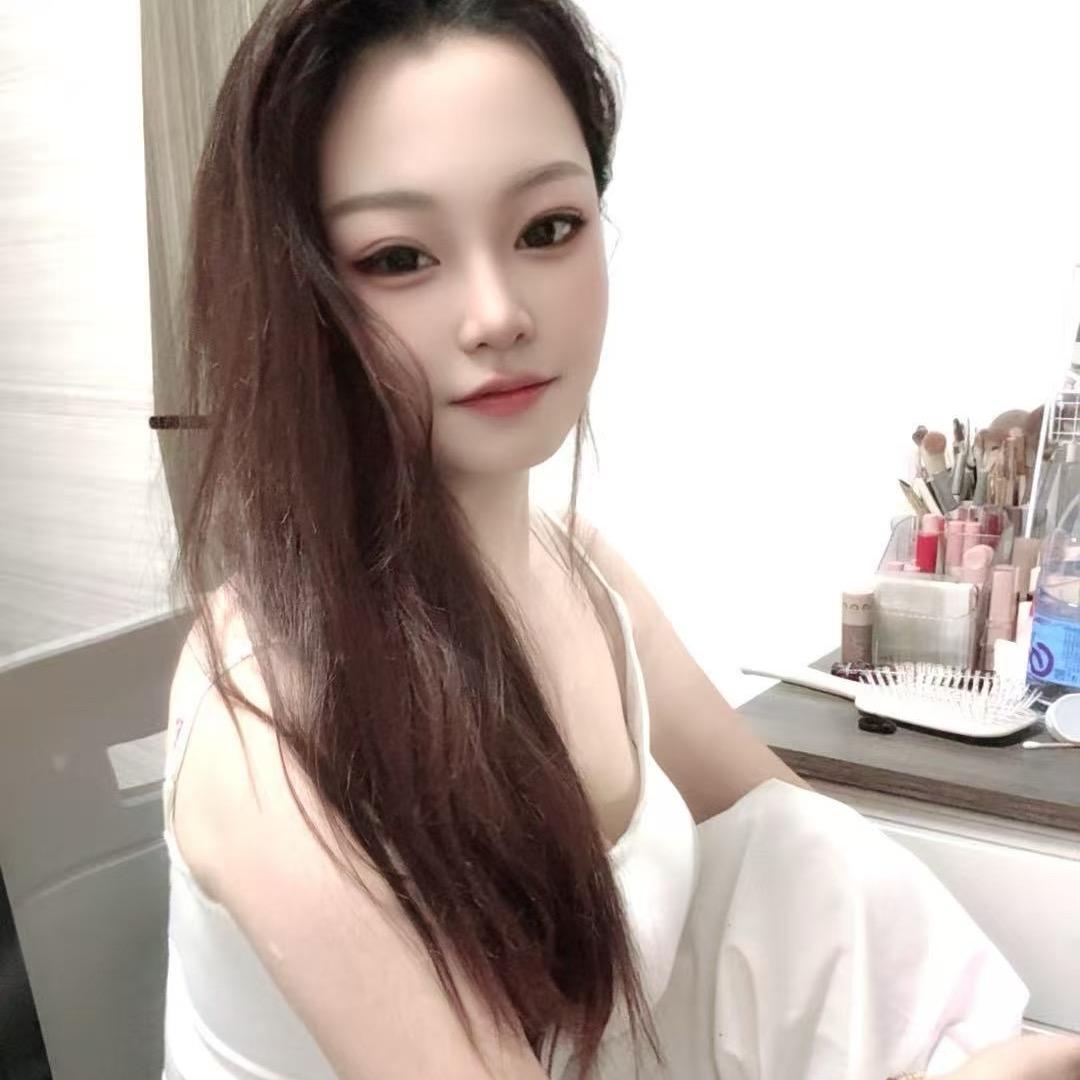 美 娜