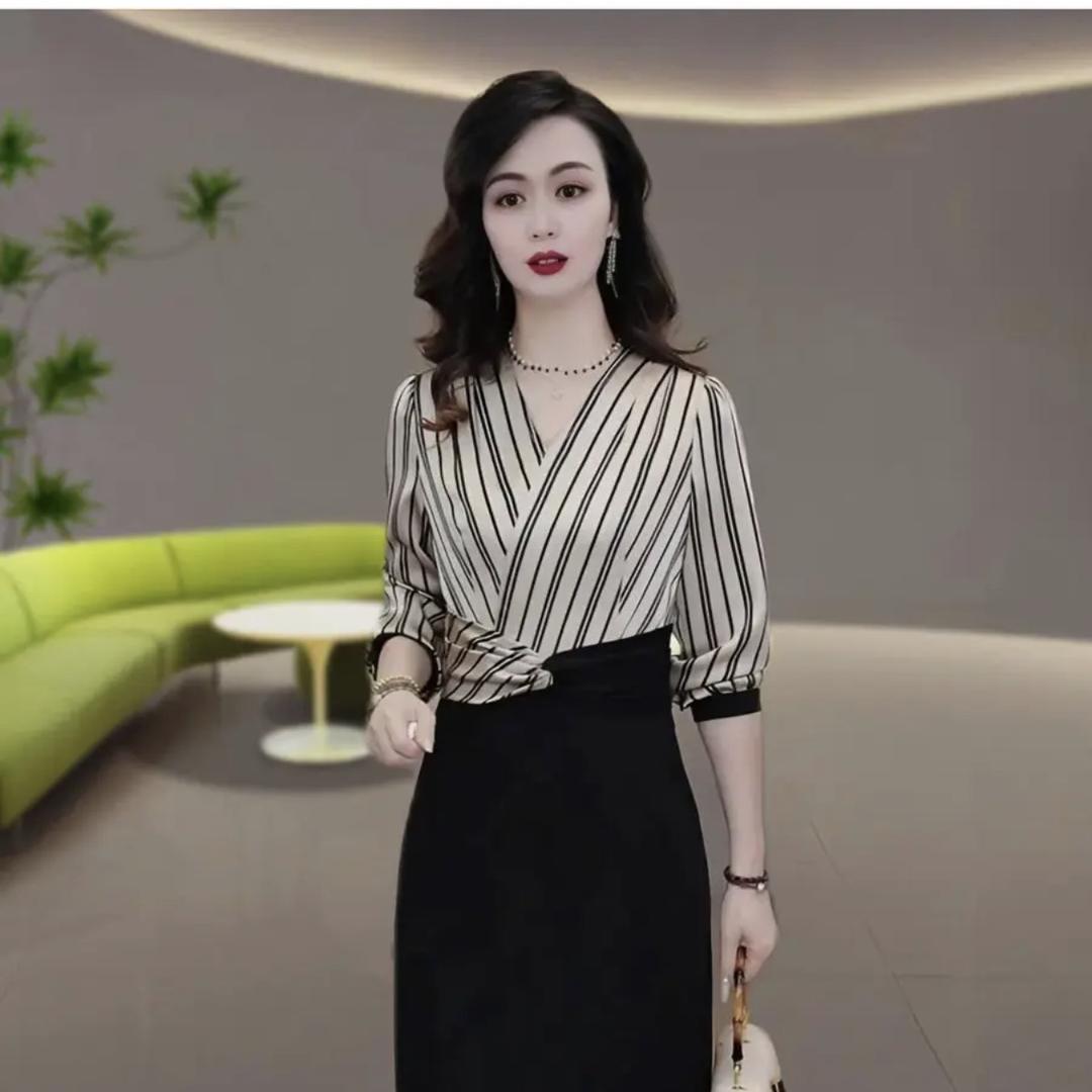 月臣女装工厂店
