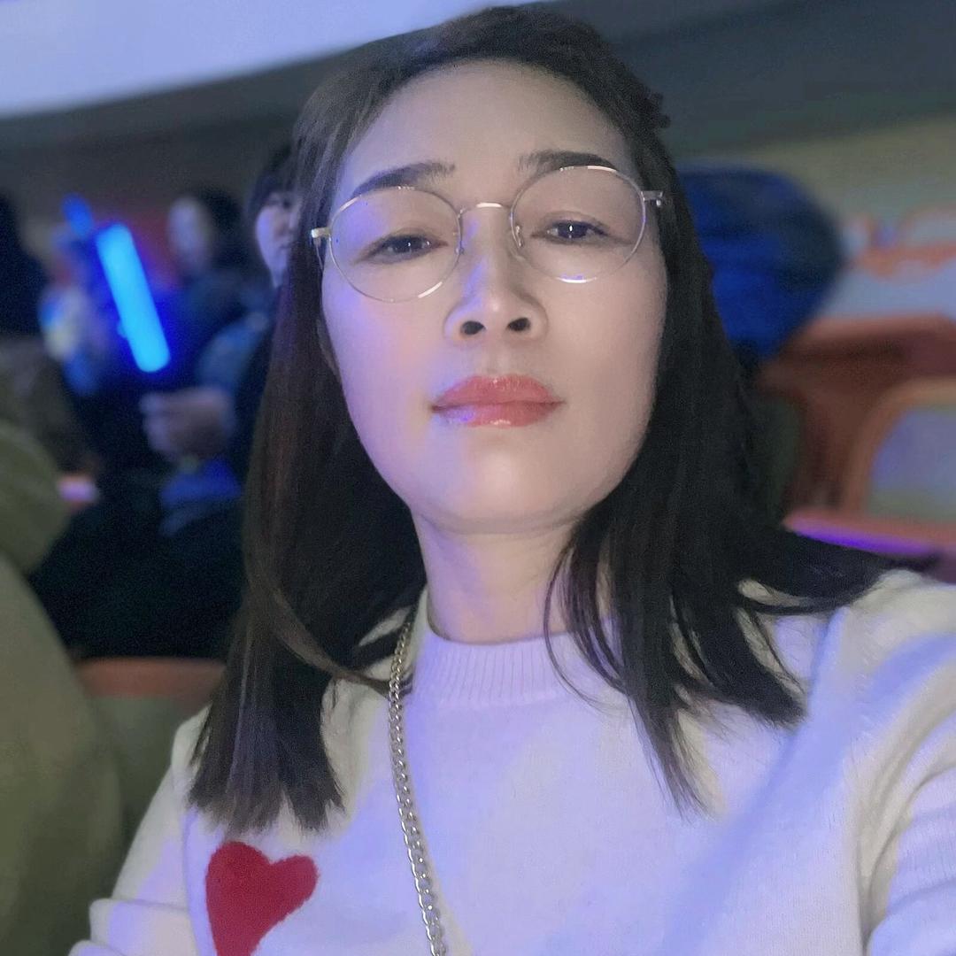 张艳姐姐头像