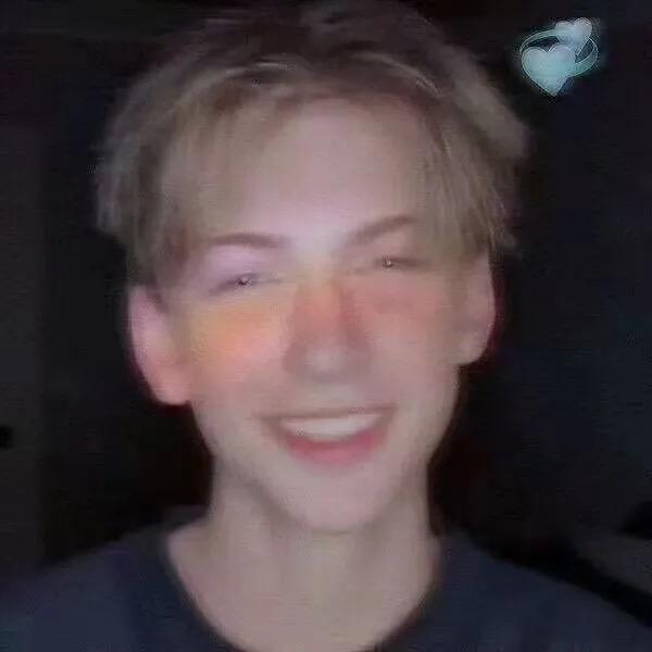 骄无奈（面面是我的主人）