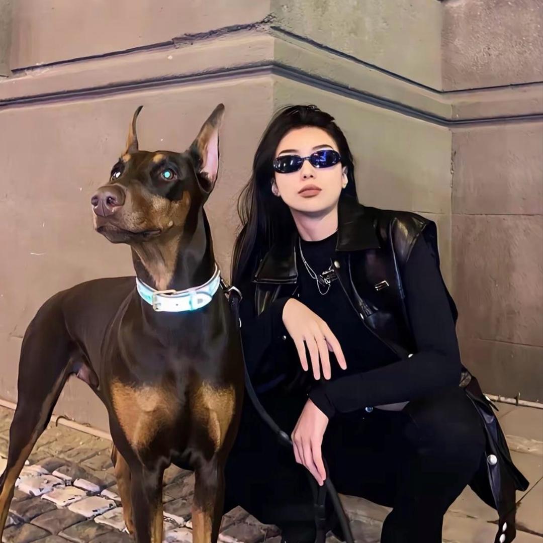 𝙂𝙡𝙪𝙩𝙩𝙤𝙣𝙮